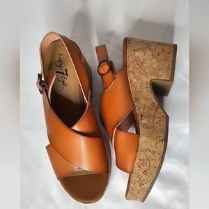 Vintage 7 Eight Guilietta Women's  Sandals  Sz 8.5M Wedge Heel New Without Box